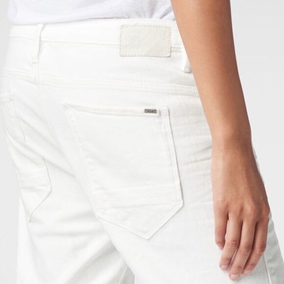 G-star RAW White Button-Fly boyfriend Jeans. Twisted signature inseem. - Picture 12 of 13